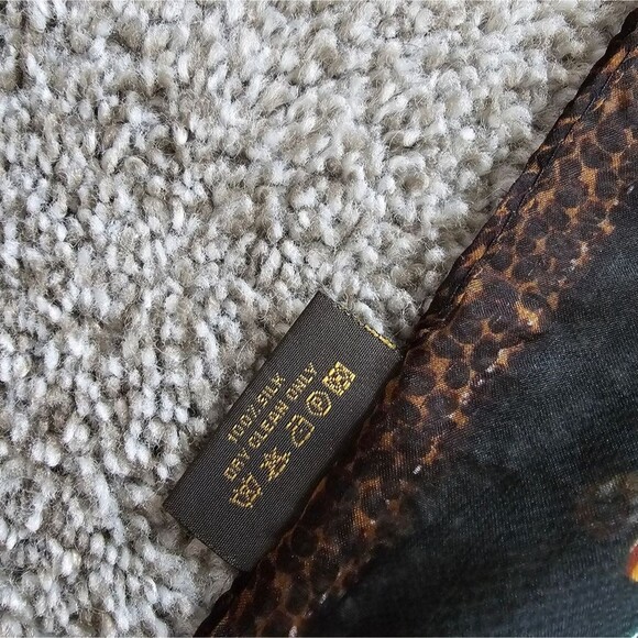 Louis Vuitton Silk Scarf - Picture 5 of 5